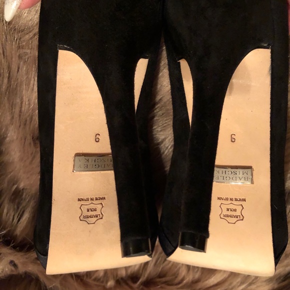 Badgley Mischka Size 9 Velvet / bow heels - Picture 4 of 5